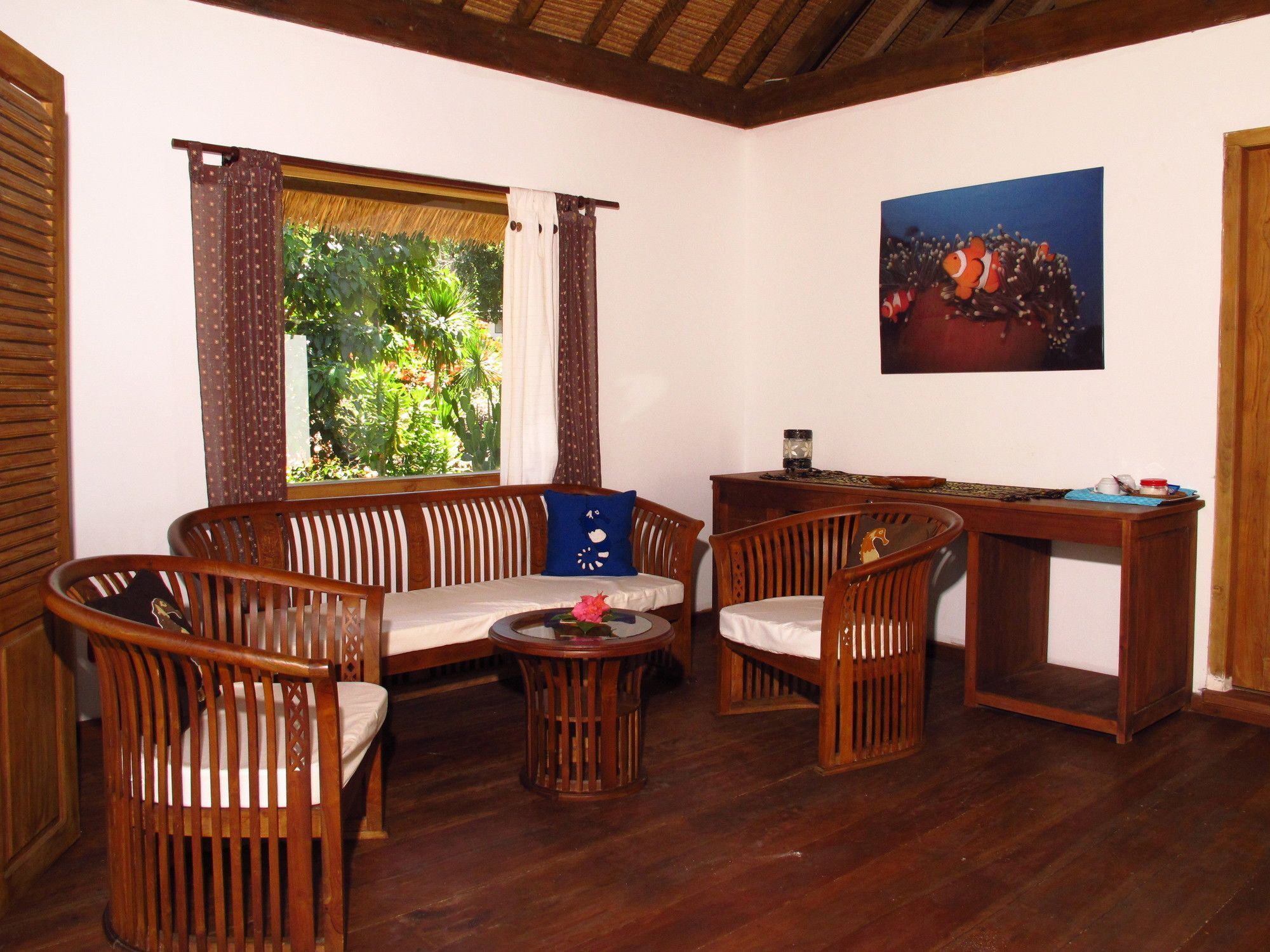 Coconut Beach Resort Labuan Bajo Exterior photo